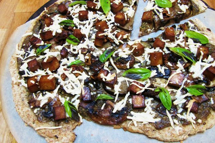 eggplant-mushroom-pesto-pizza