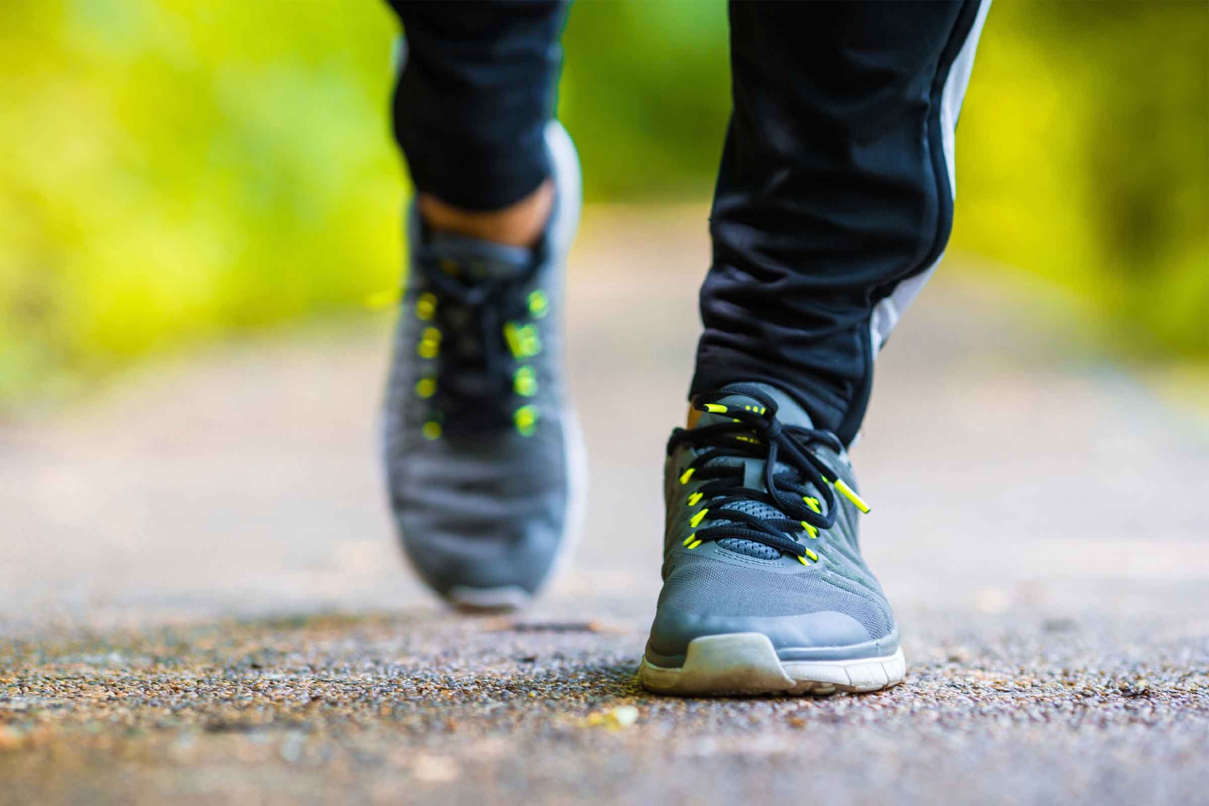 The 3 Best Flip-Flops for Walking, according to Podiatrists (Men's
