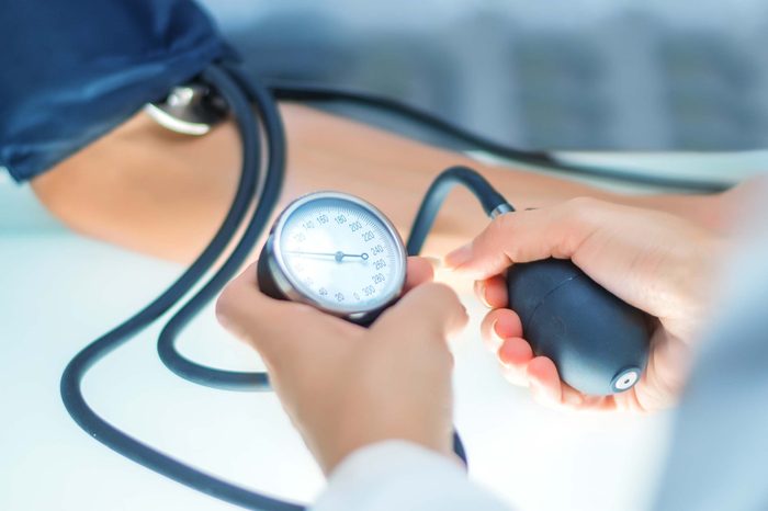 monitor measuring blood pressure