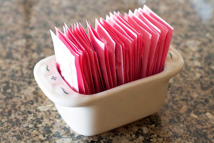 pink packets of sugar substitutes