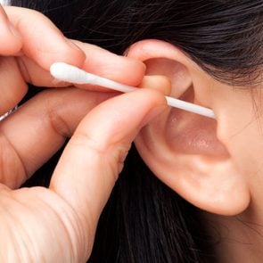 What’s-the-Best-Way-to-Clean-Out-Earwax