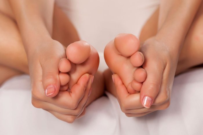 massaging feet