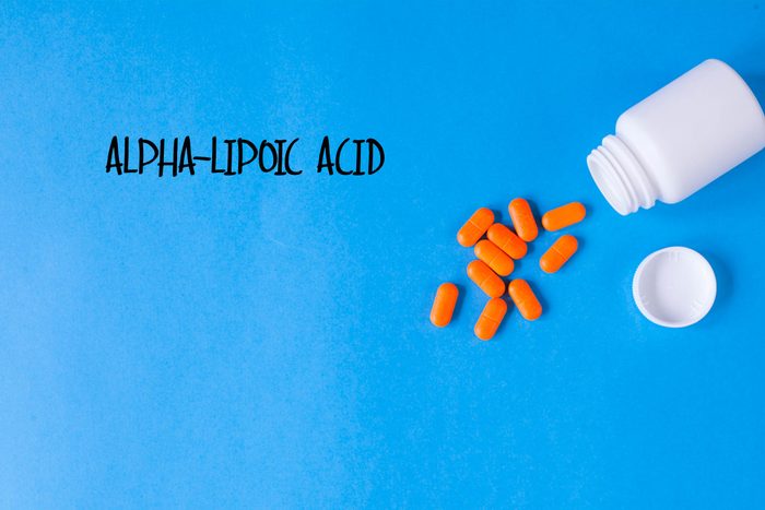 Tablets of alpha-lipoic acid. 