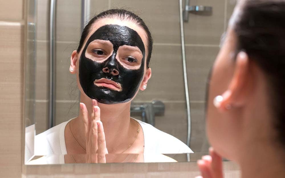 vulkansk lysere pianist Charcoal Face Masks: Do They Work? | The Healthy