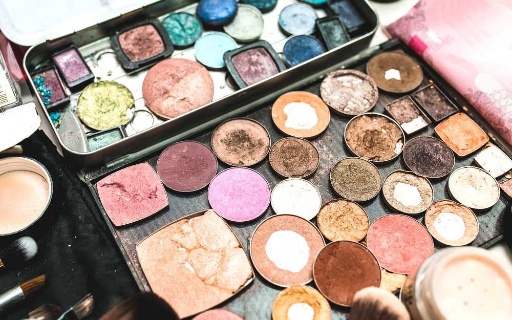 Expired Makeup: What Happens When You Use Old Makeup | The Healthy