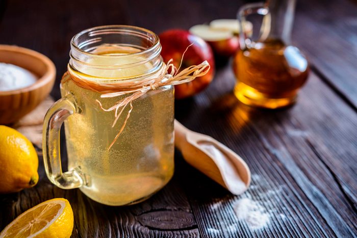 03-taste-Myths About Apple Cider Vinegar You Need to Stop Believing_580918609-NoirChocolate