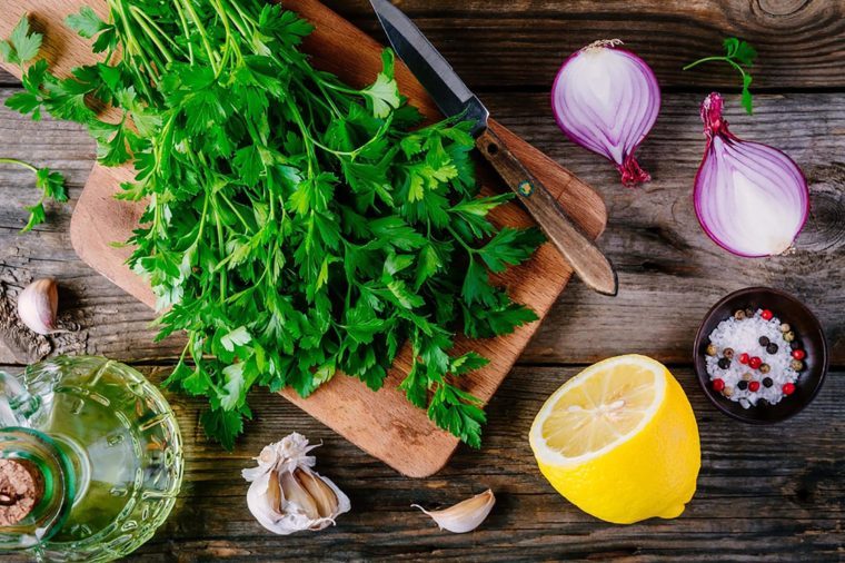 15 Powerful Health Benefits of Parsley you never knew about