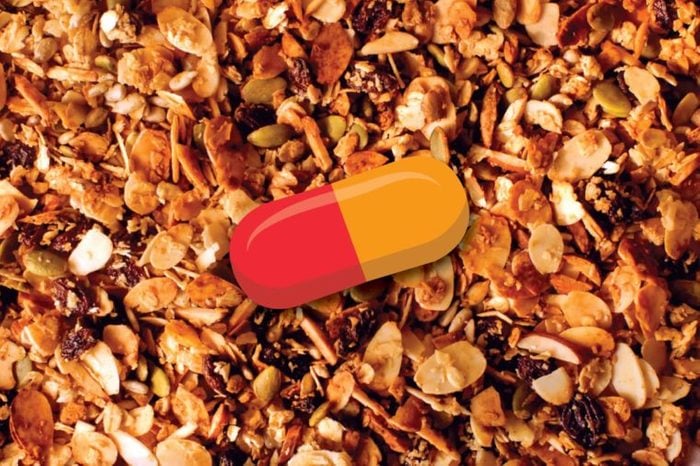 Illustration of an iron capsule on a cereal background.