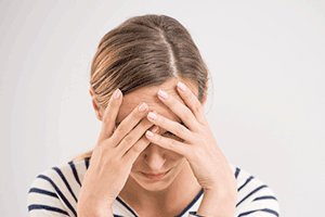 Sneaky-Warning-Signs-of-a-Migraine-Headacheand-How-to-Stop-Them