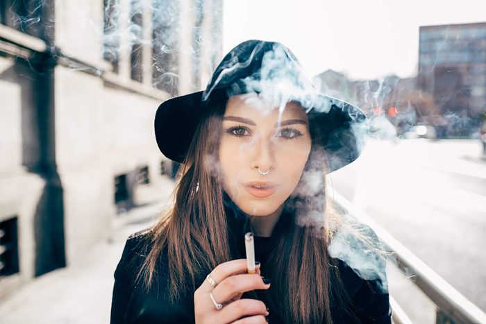 woman-smoking