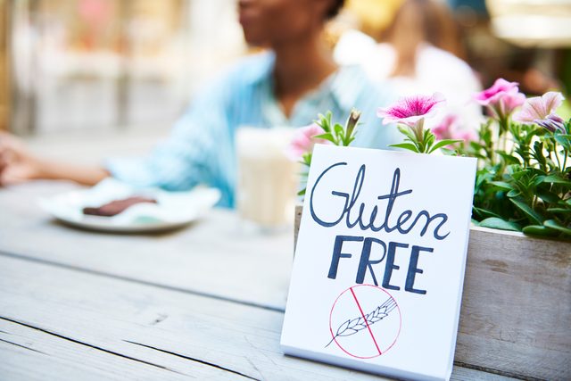 gluten free sign at cafe