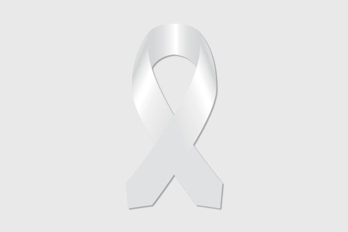 white ribbon for lung cancer