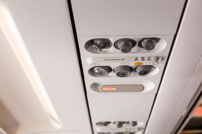 airplane seat vents overhead