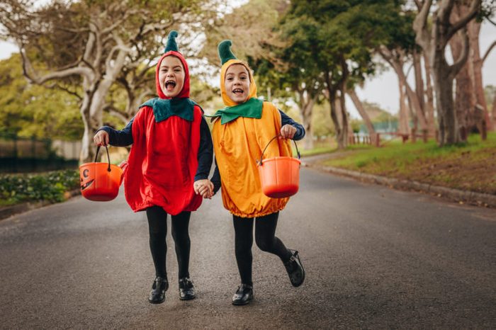 trick or treating halloween kids