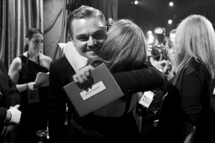 Leonardo DiCaprio hugs Julianne Moore the revenant