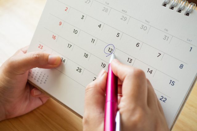 procrastination circling date on calendar
