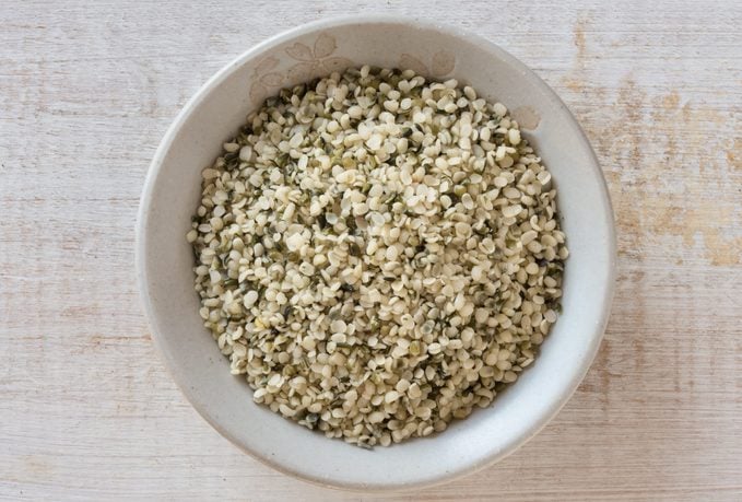 hemp seeds in bowl 