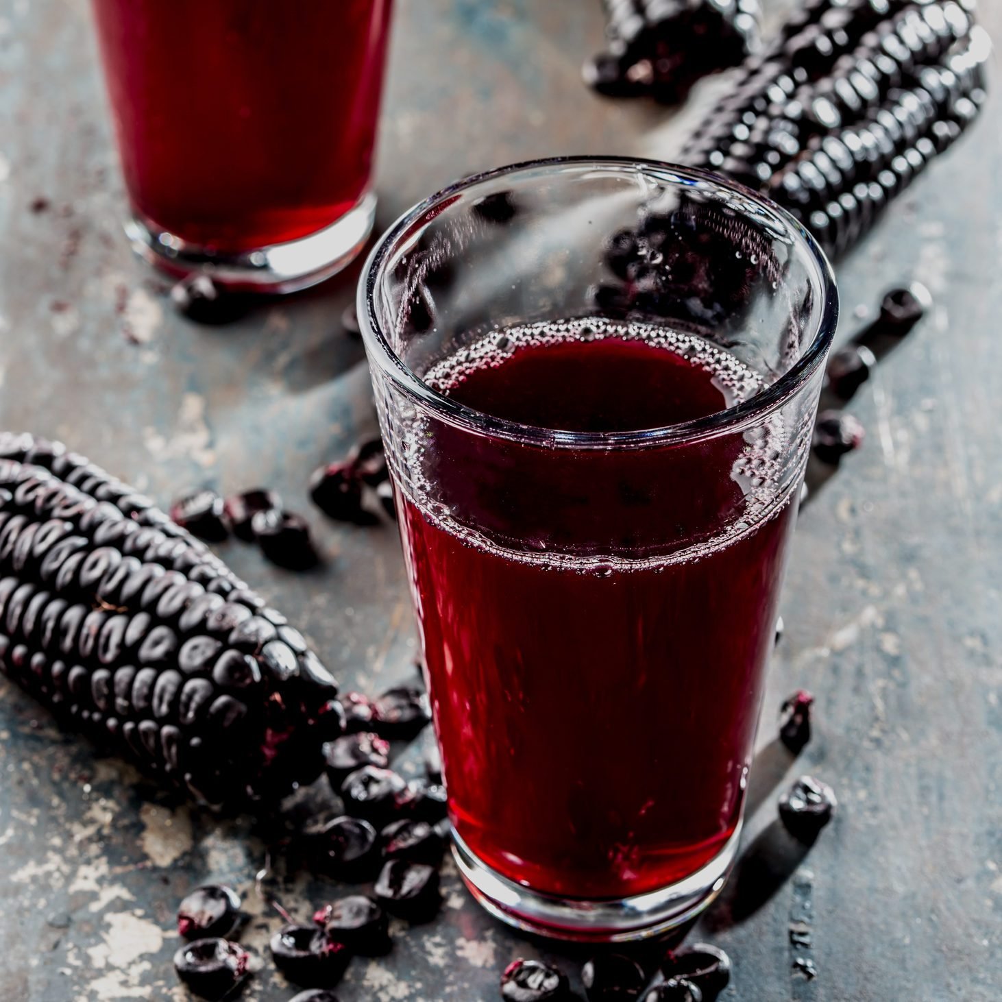 Chicha morada bebida tradicional de maíz peruano dulce púrpura.