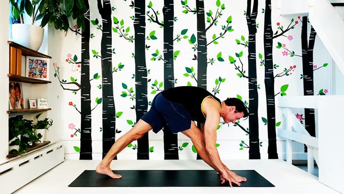 Ausfallschritt-Yoga-Pose mit geradem Bein
