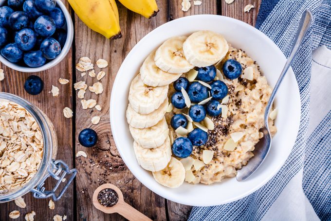 oatmeal with blueberries and banana